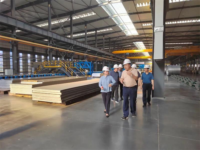 鞏義市人大常委會黨組書記、主任王愛輝一行到義瑞新材考察調研